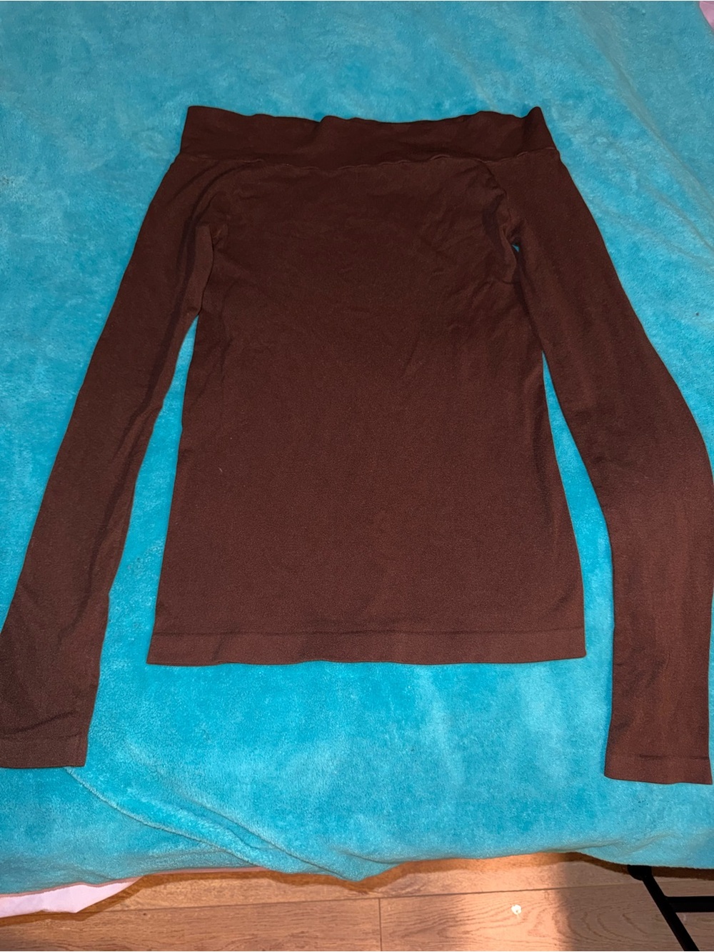 Wilfred Off-Shoulder Long Sleeve Top in Chocolate Brown